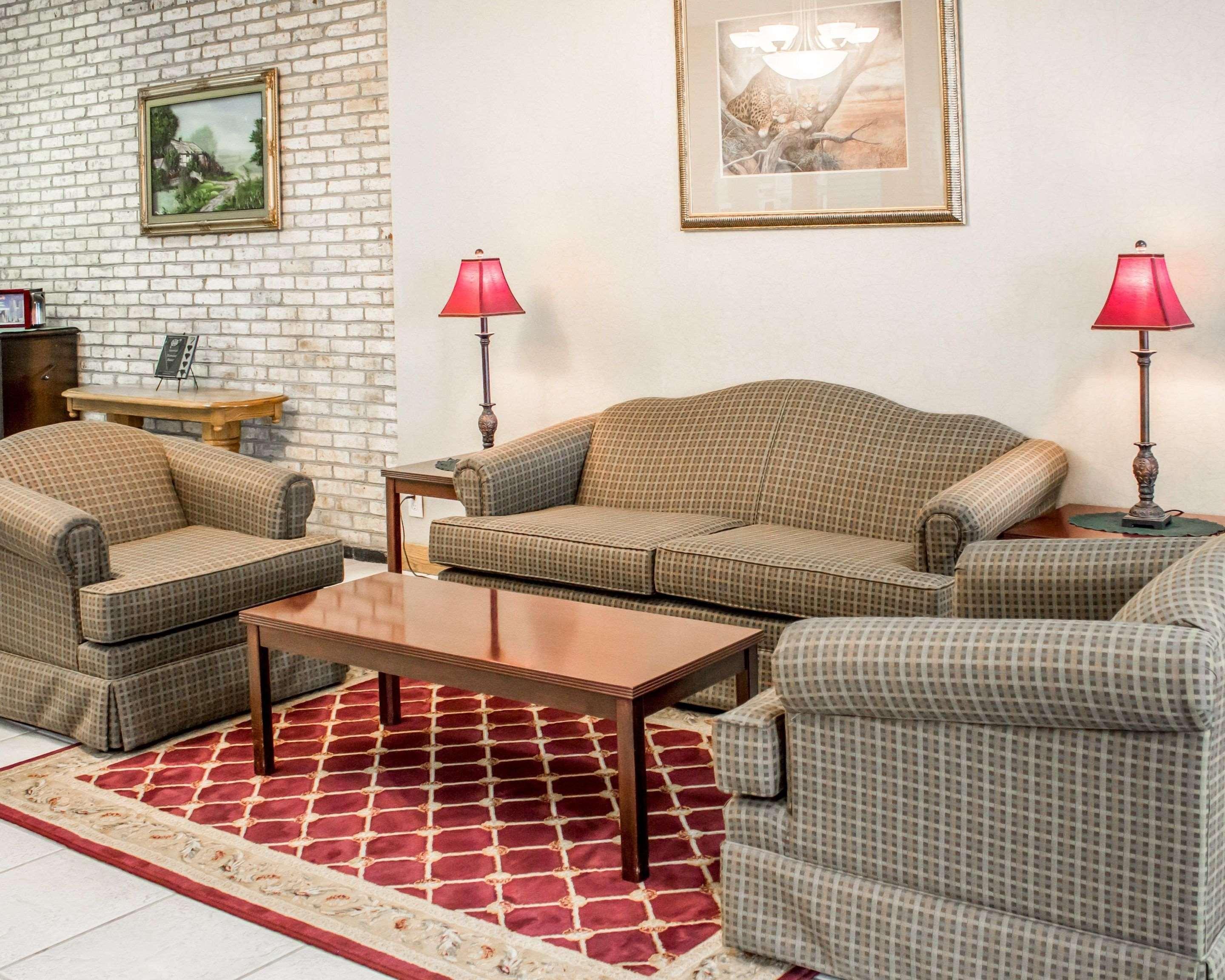 Quality & Conference Center Inn 3*